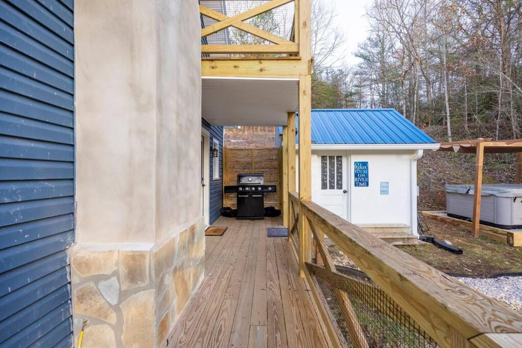 Riverside Relaxer W/Hot Tub+Fire Pit +Wifi & View Franklin Exterior foto