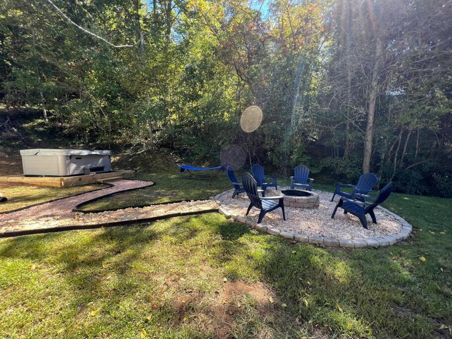 Riverside Relaxer W/Hot Tub+Fire Pit +Wifi & View Franklin Exterior foto