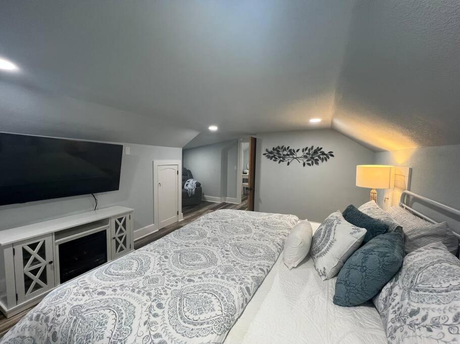 Riverside Relaxer W/Hot Tub+Fire Pit +Wifi & View Franklin Exterior foto