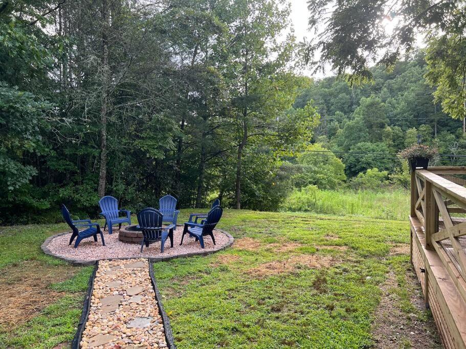 Riverside Relaxer W/Hot Tub+Fire Pit +Wifi & View Franklin Exterior foto